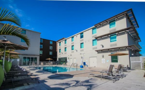 Holiday Inn Express & Suites Miami Airport East by IHG
